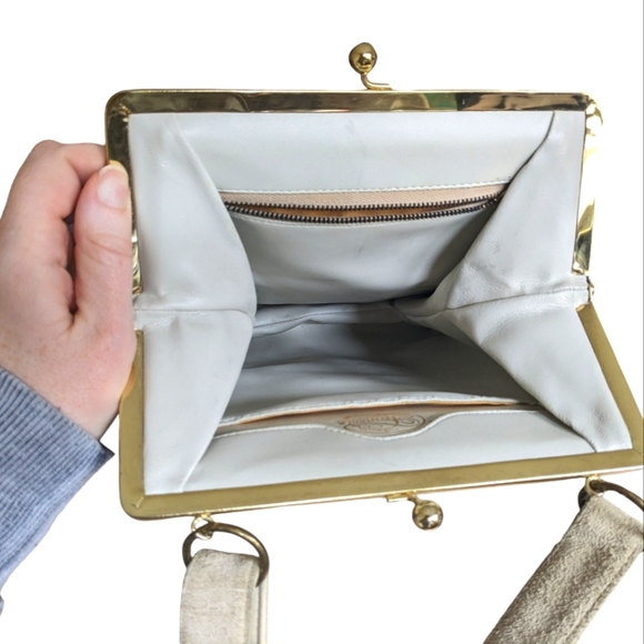 VTG 1960s Bags By Francois of California Purse - Beige With Gold Kiss Lock - Picture 7 of 10